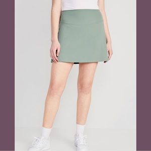 Old Navy Powersoft Tennis Skirt - Medium